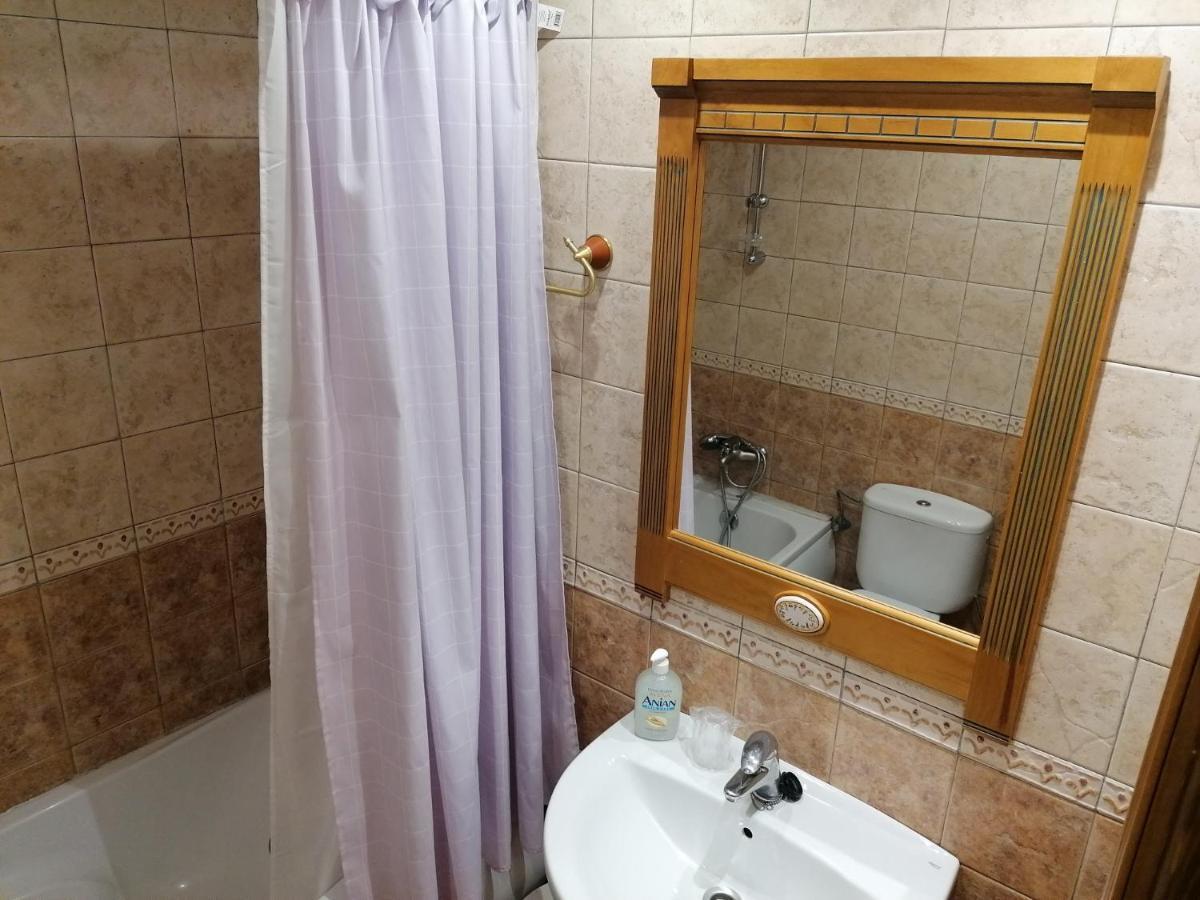 Apartamentos Turisticos Villa Y Corte Ampudia Екстер'єр фото