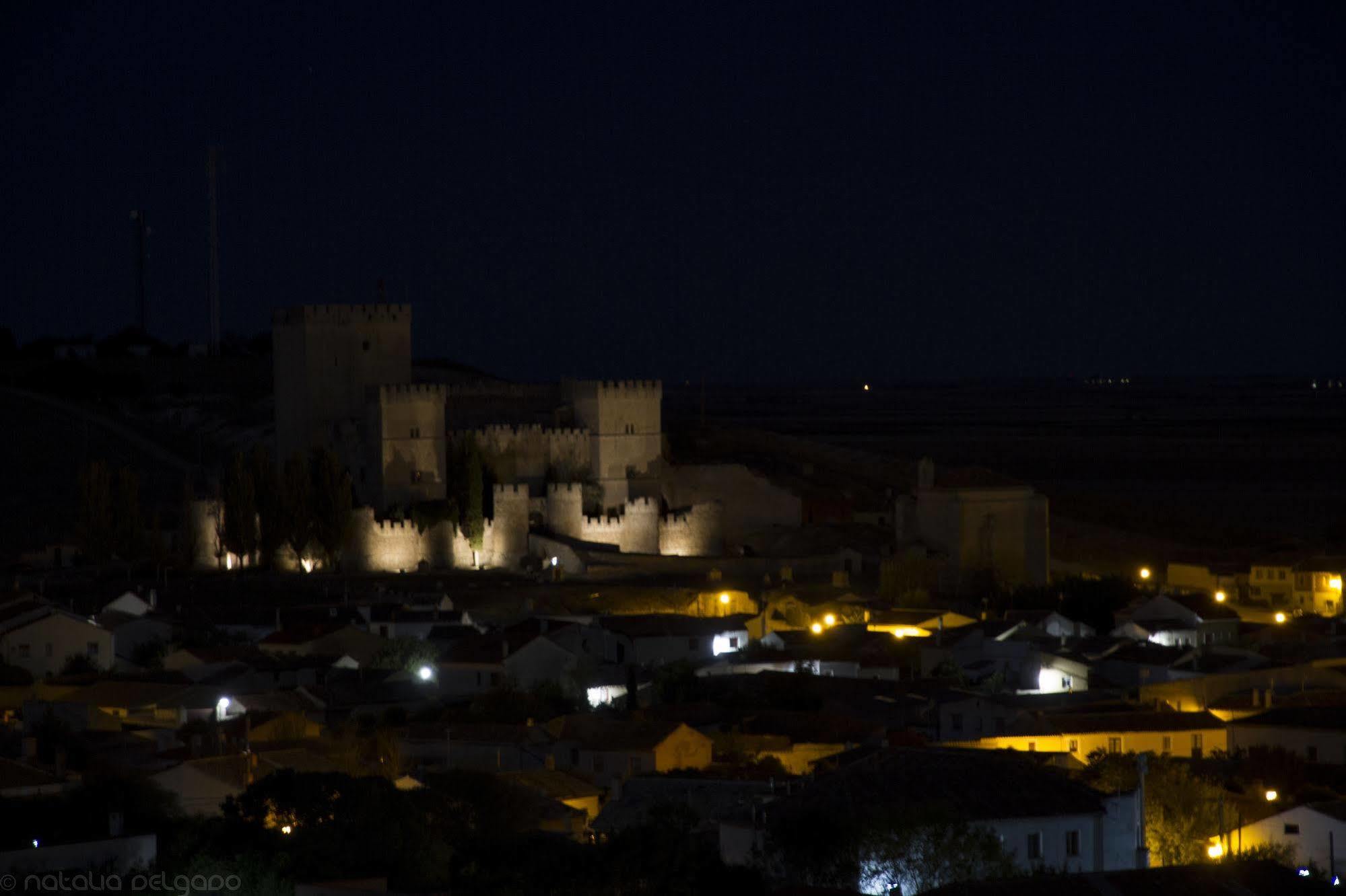 Apartamentos Turisticos Villa Y Corte Ampudia Екстер'єр фото